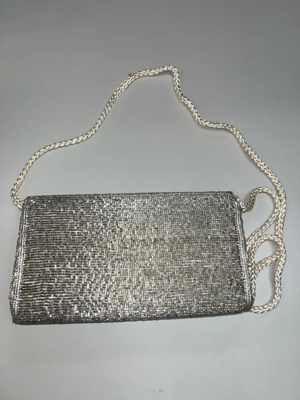 La Regale Silver Scallop Beaded Clutch / Shoulder Bag